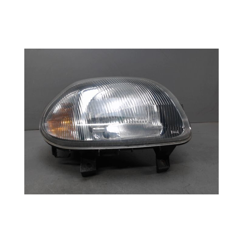 PHARE DROIT RENAULT CLIO