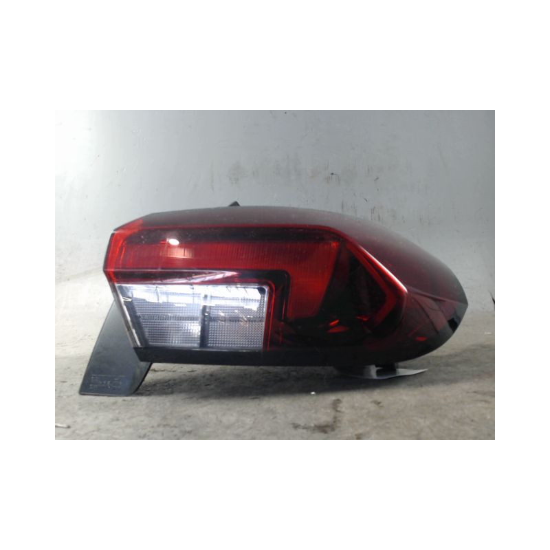 FEU ARRIERE DROIT OPEL CORSA 2010-