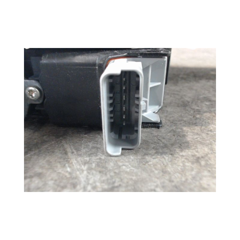 MECANISME+MOTEUR LEVE-GLACE AVANT DROIT OPEL CORSA 2010-