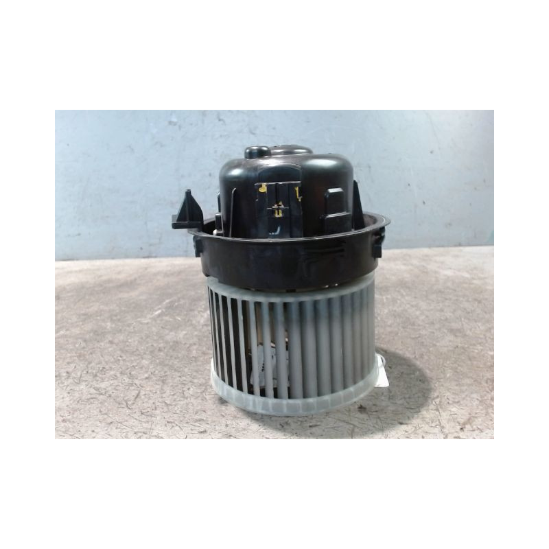 MOTEUR VENTILATEUR CHAUFFAGE OPEL CORSA 2010-
