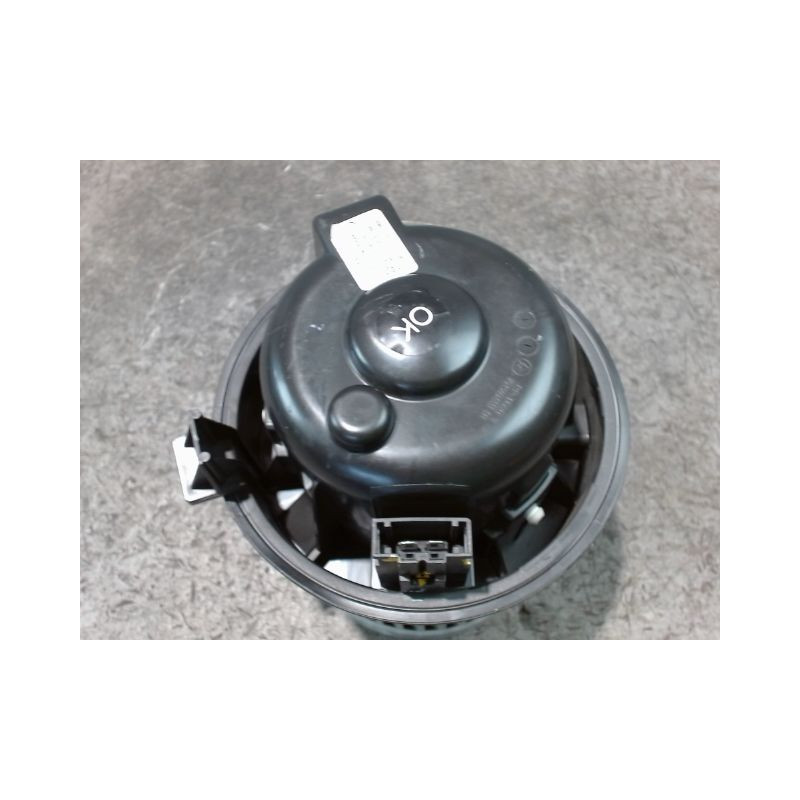 MOTEUR VENTILATEUR CHAUFFAGE OPEL CORSA 2010-