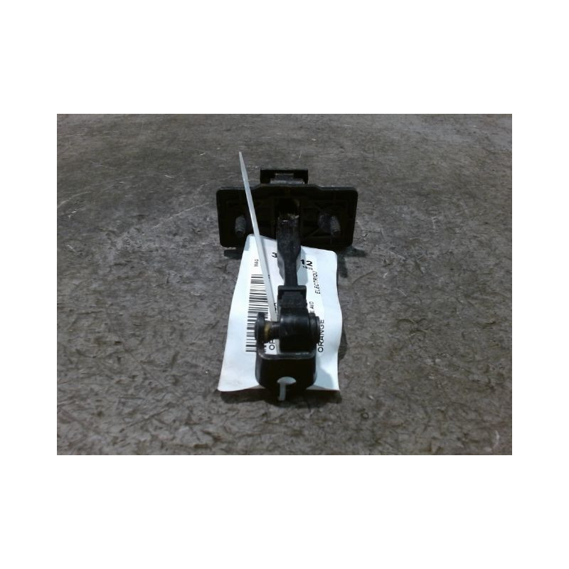 TIRANT PORTE AVANT DROIT OPEL CORSA 2010-