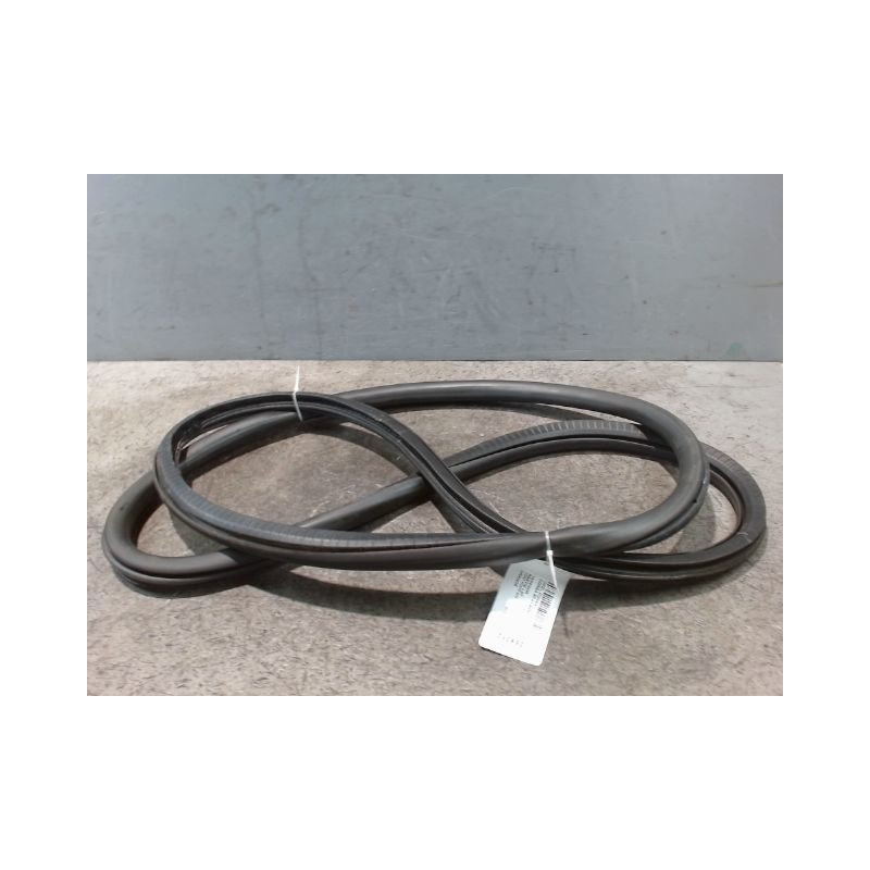 JOINT PORTE AVANT GAUCHE OPEL CORSA 2010-