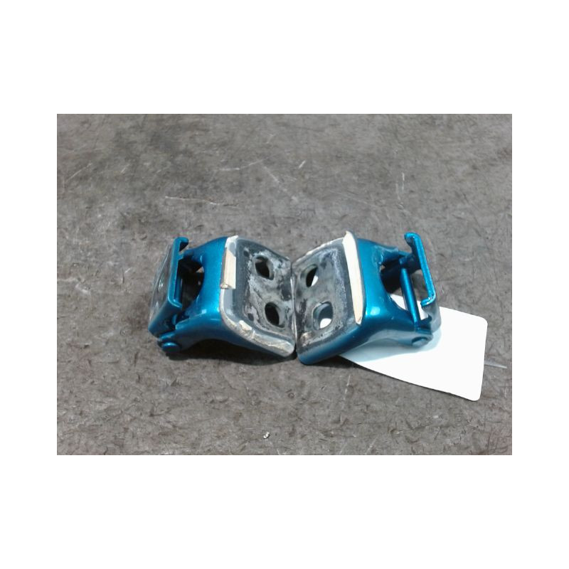 CHARNIÈRE PORTE AVD DACIA SPRING
