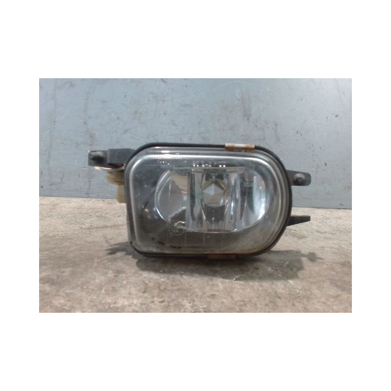 PHARE ANTIBROUILLARD AVANT GAUCHE MERCEDES CLASSE C 2004-