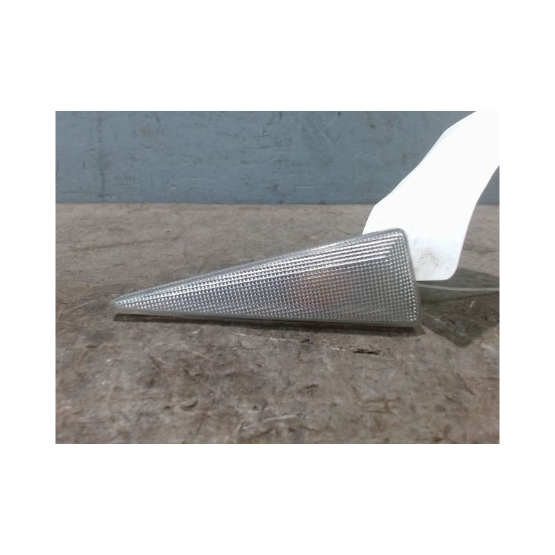 REPETITEUR AILE DROIT RENAULT MEGANE II PH1 CPE 02-05