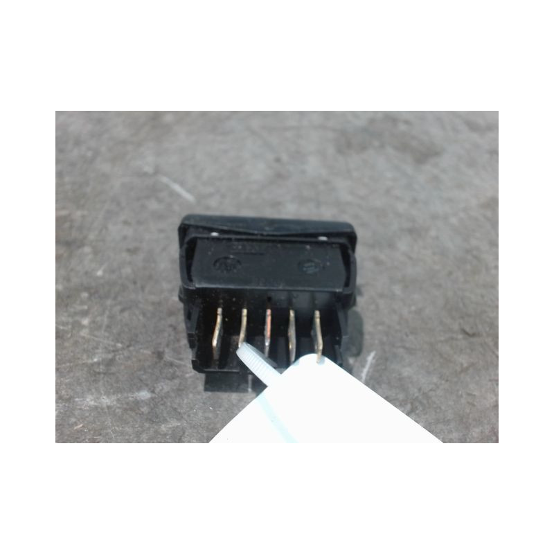 COMMANDE LEVE-GLACE PORTE AVD CITROEN SAXO 99-