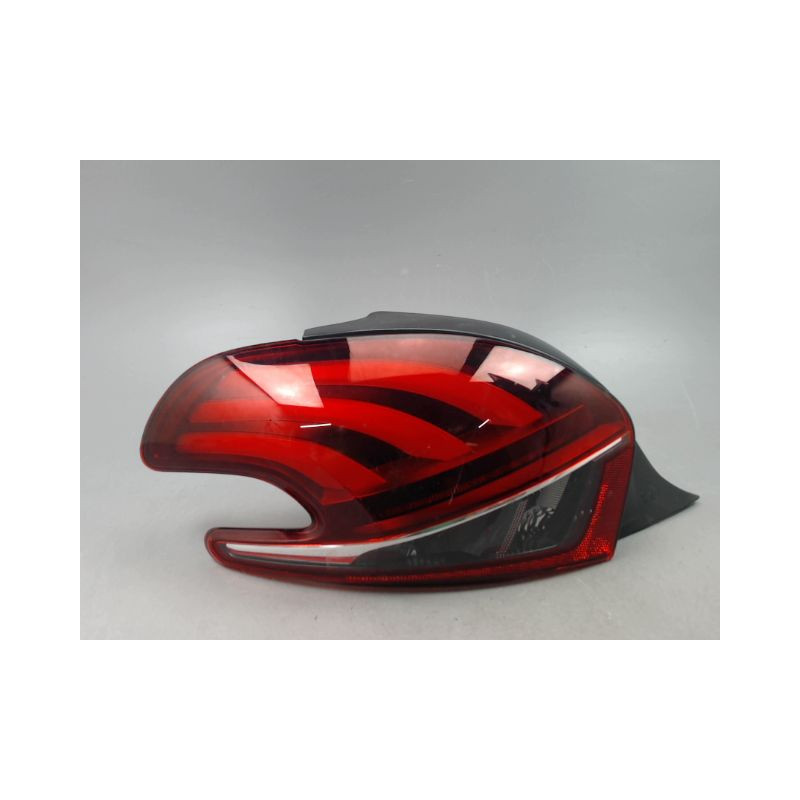 FEU ARRIERE GAUCHE  PEUGEOT 208 2012-...