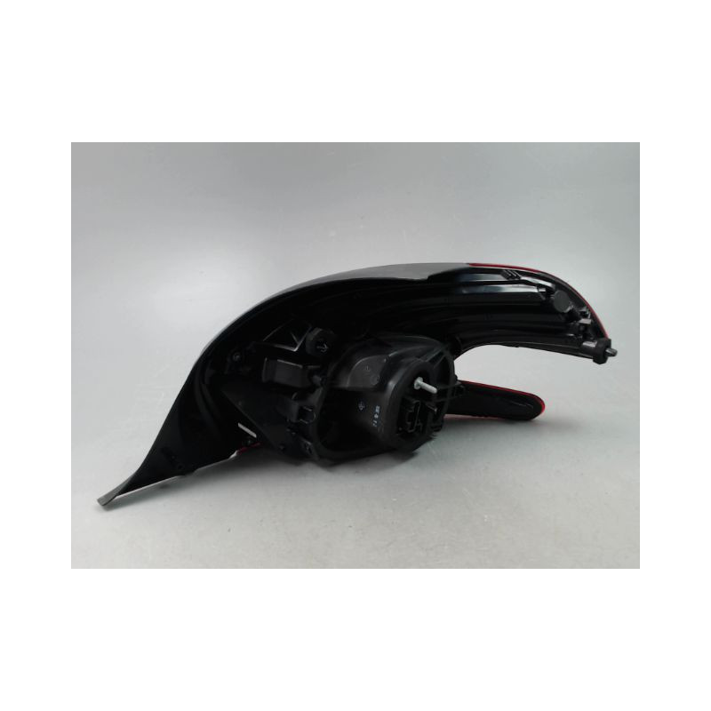 FEU ARRIERE GAUCHE  PEUGEOT 208 2012-...