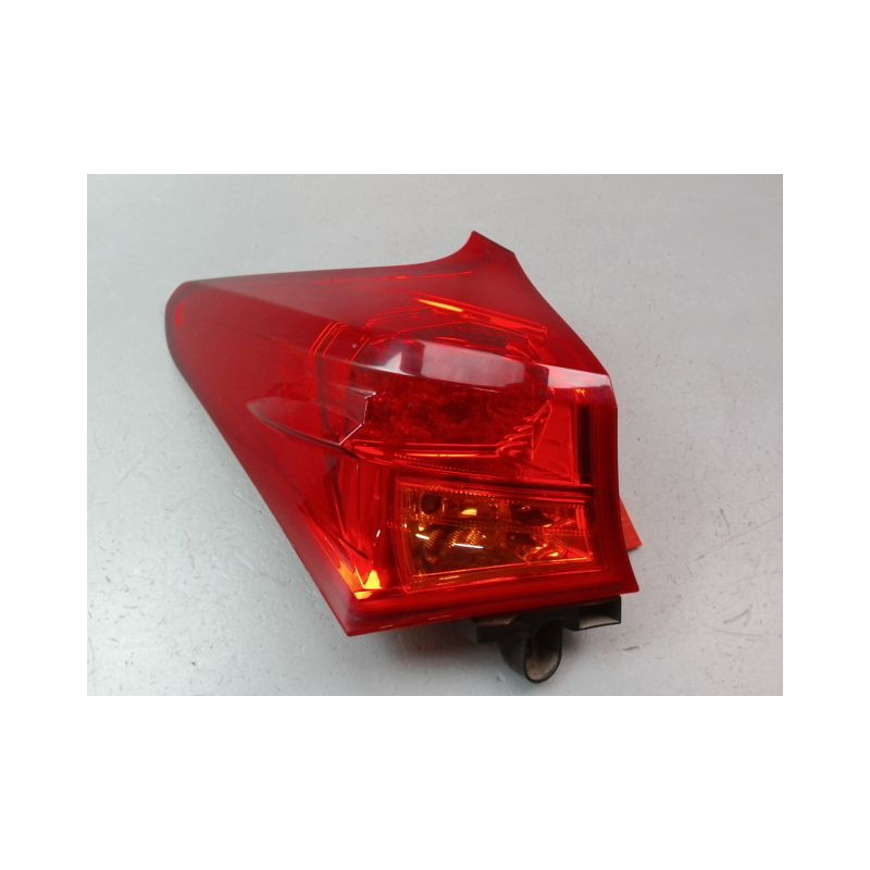 FEU ARRIERE GAUCHE  TOYOTA AURIS 2010-