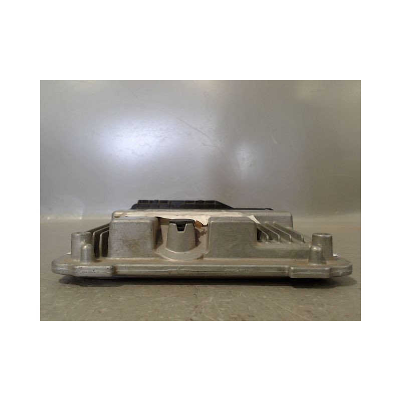 CALCULATEUR MOTEUR PEUGEOT 208