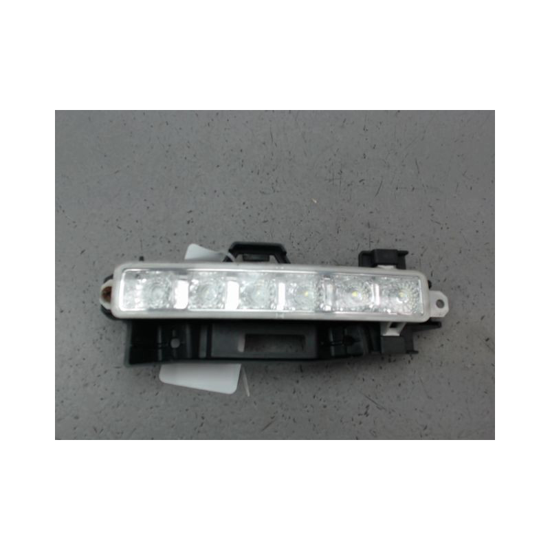 FEUX POSITION DROIT PEUGEOT 108