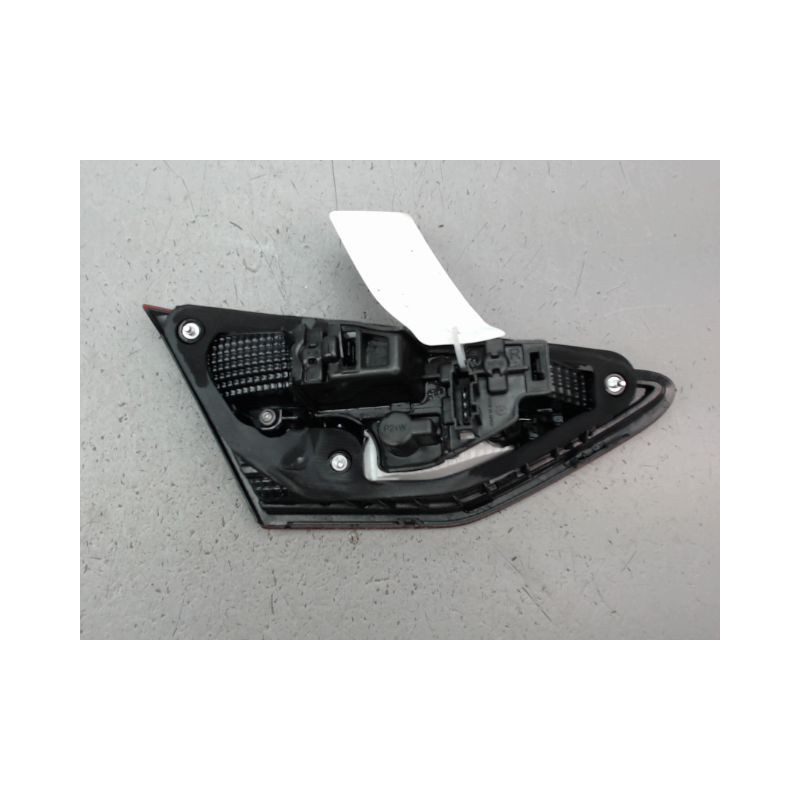 FEU ARRIERE INTERIEUR DROIT SEAT LEON 2009-