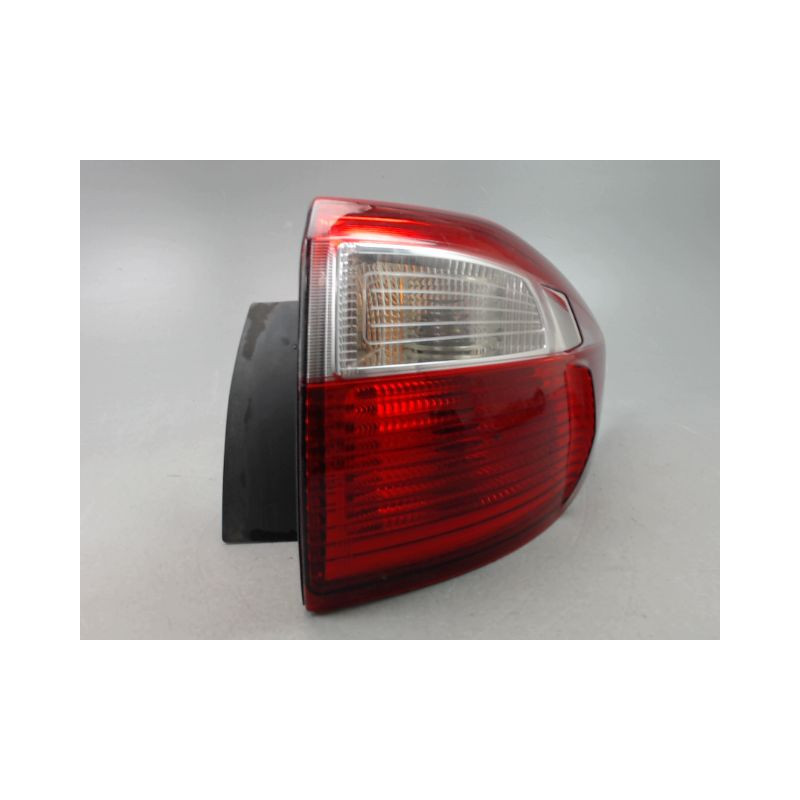 FEU ARRIERE DROIT FORD C-MAX