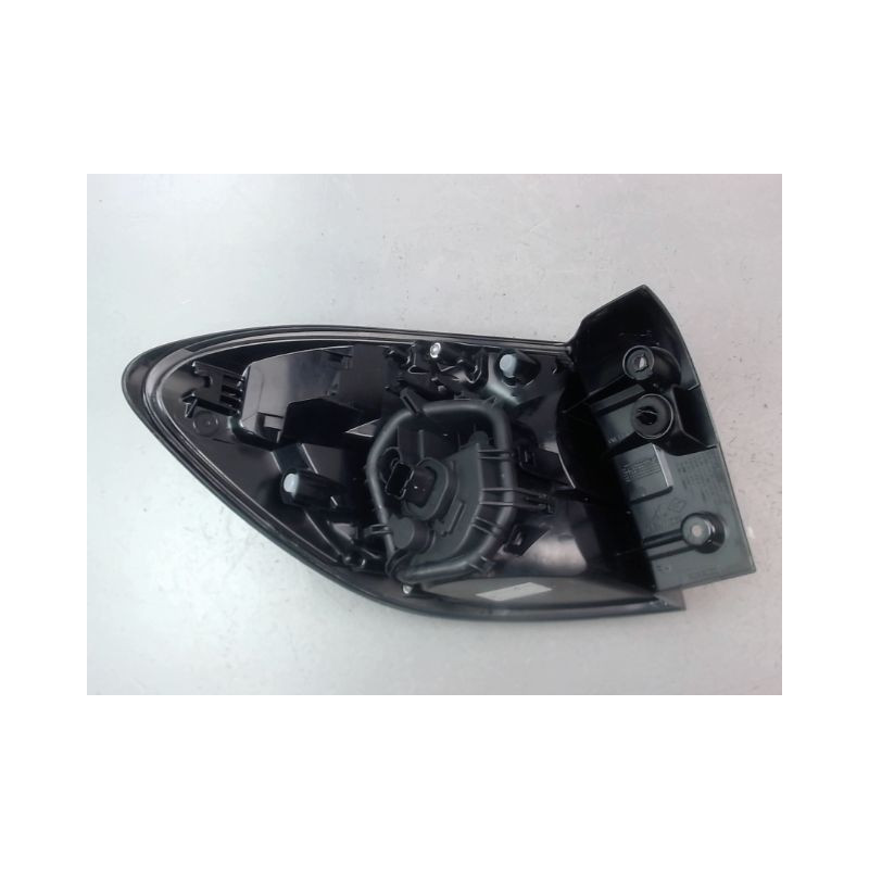 FEU ARRIERE DROIT RENAULT CAPTUR Phase 1 2013-...