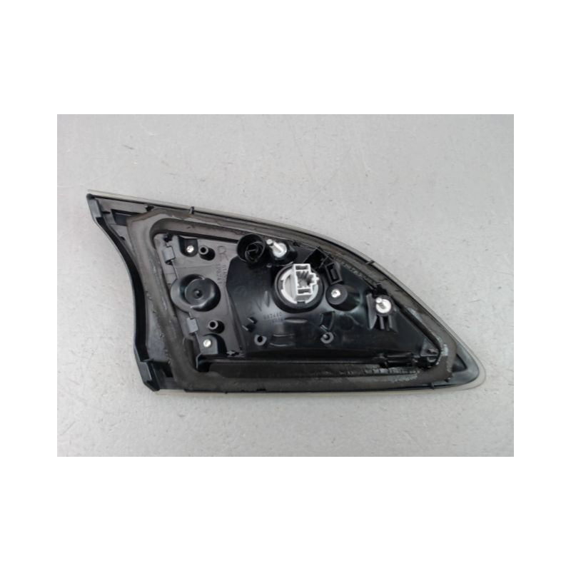 FEU ARRIERE INTERIEUR DROIT MAZDA MAZDA 3  5P