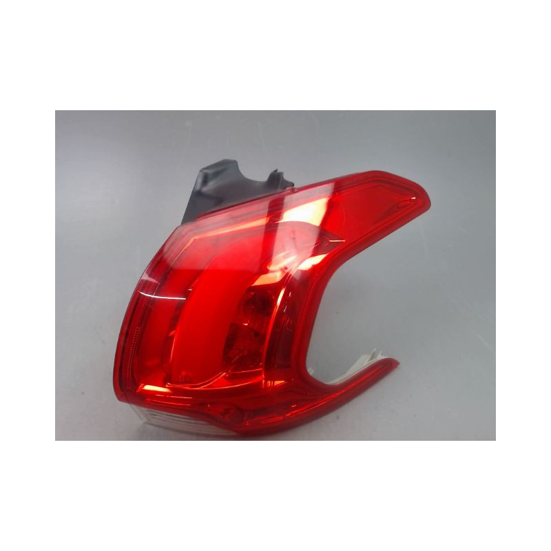 FEU ARRIERE DROIT PEUGEOT 2008 Phase 1 2013-...