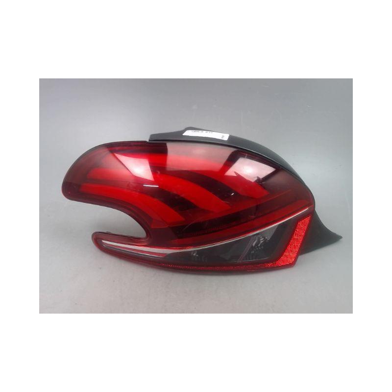 FEU ARRIERE GAUCHE  PEUGEOT 208 Phase 1 2012-...
