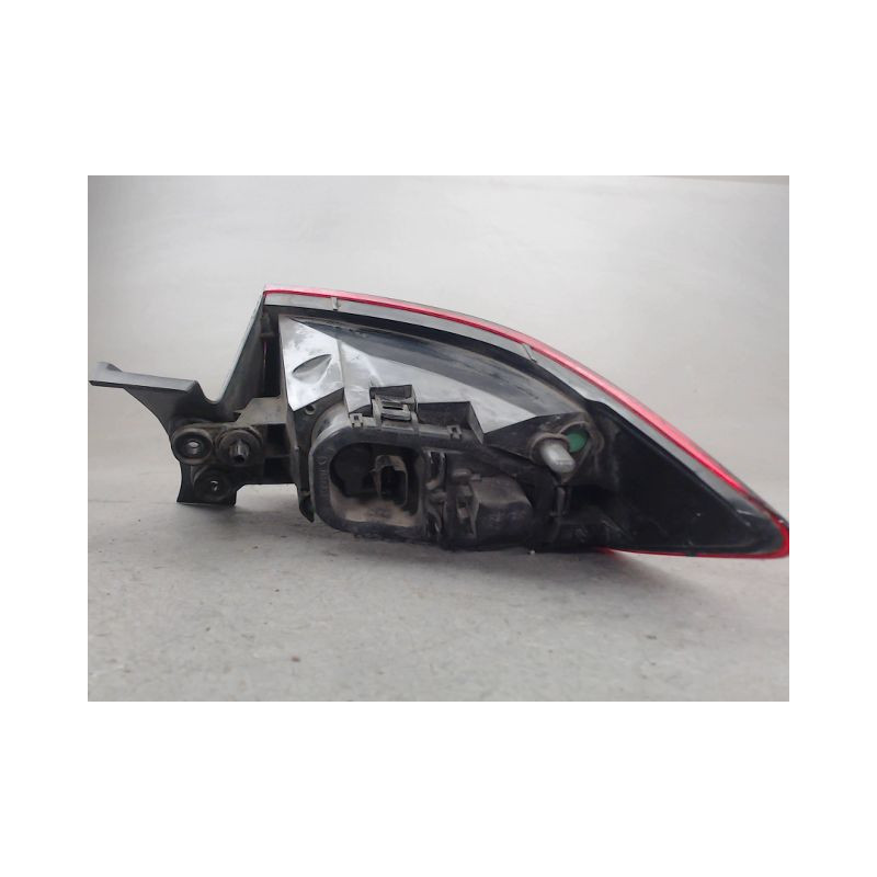 FEU ARRIERE GAUCHE  RENAULT CLIO