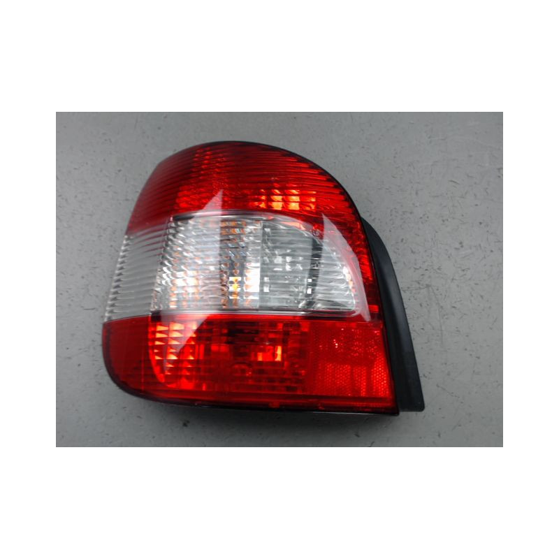 FEU ARRIERE DROIT RENAULT MEGANE