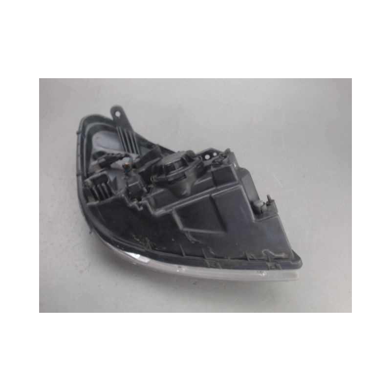PHARE GAUCHE KIA RIO