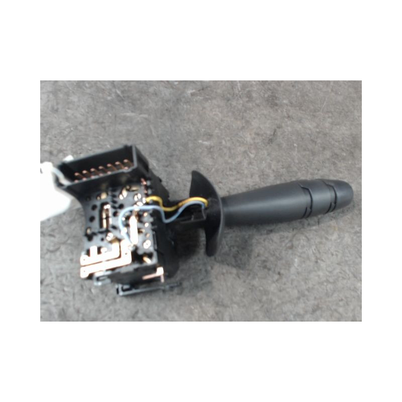 COMMANDE CLIGNOTANT OPEL VIVARO M1 COMBI K2900 06-