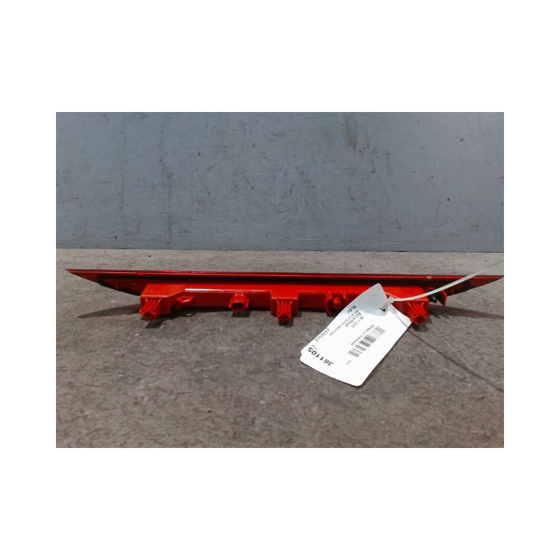 FEUX STOP SUPPLEMENTAIRE RENAULT KANGOO