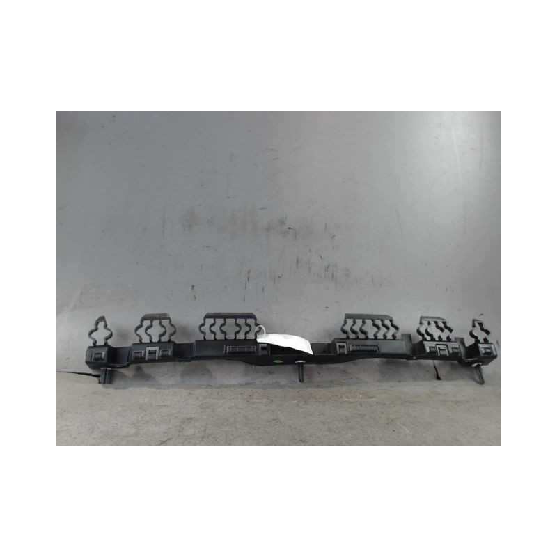 SUPPORT CENTRAL PARE-CHOC ARRIERE  RENAULT CLIO