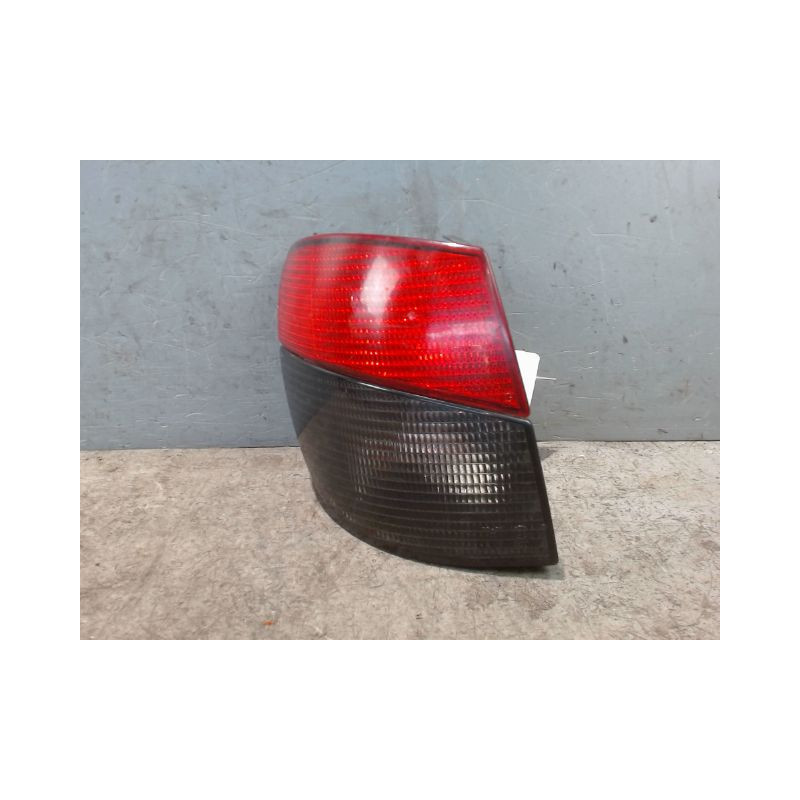 FEU ARRIERE GAUCHE  PEUGEOT 406 BREAK 99-04
