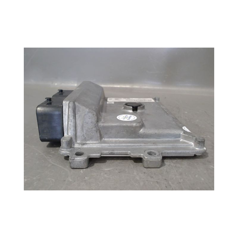 CALCULATEUR MOTEUR PEUGEOT 208 2012-...