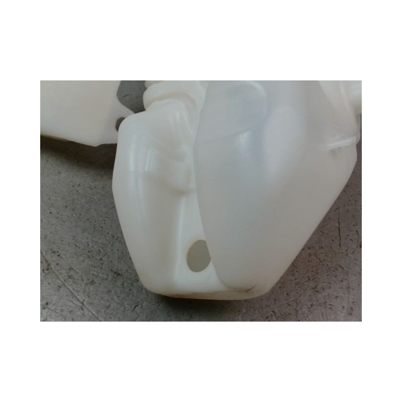 RESERVOIR LAVE-GLACE AVANT PEUGEOT 208 2012-...