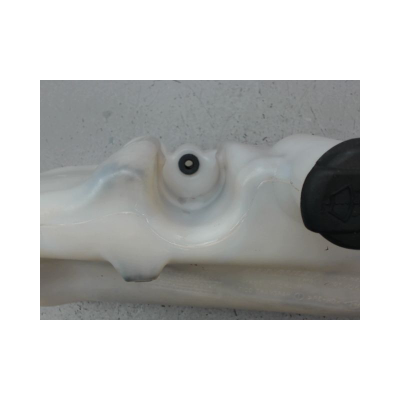 RESERVOIR LAVE-GLACE AVANT RENAULT CLIO II Phase 2 2001-2006