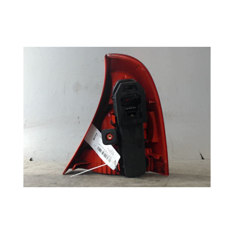 FEU ARRIERE GAUCHE  RENAULT CLIO II CAMPUS 06-