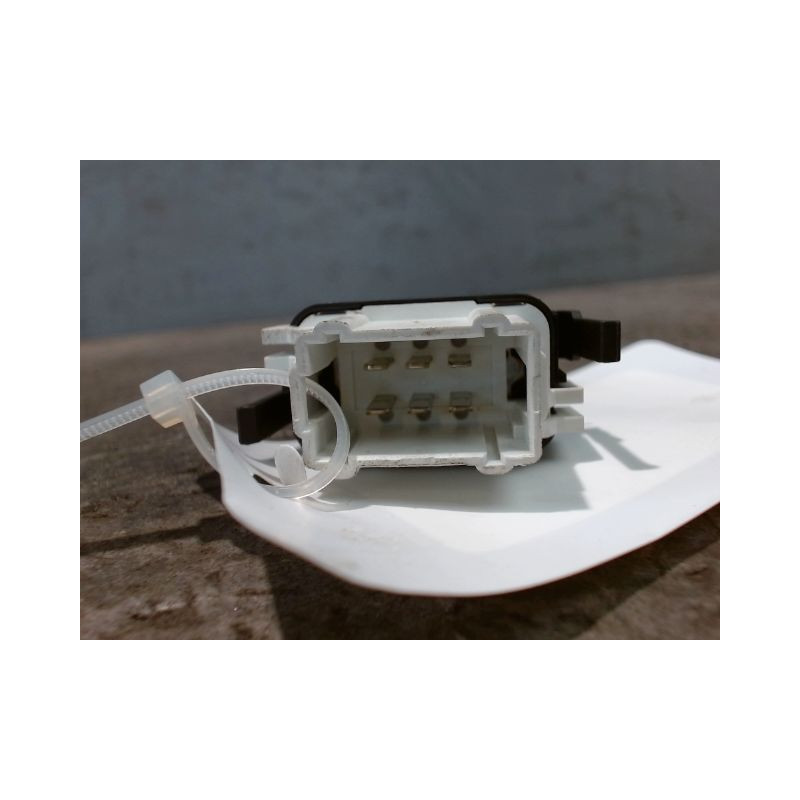COMMANDE LEVE-GLACE PORTE AVD RENAULT CLIO II CAMPUS 06-
