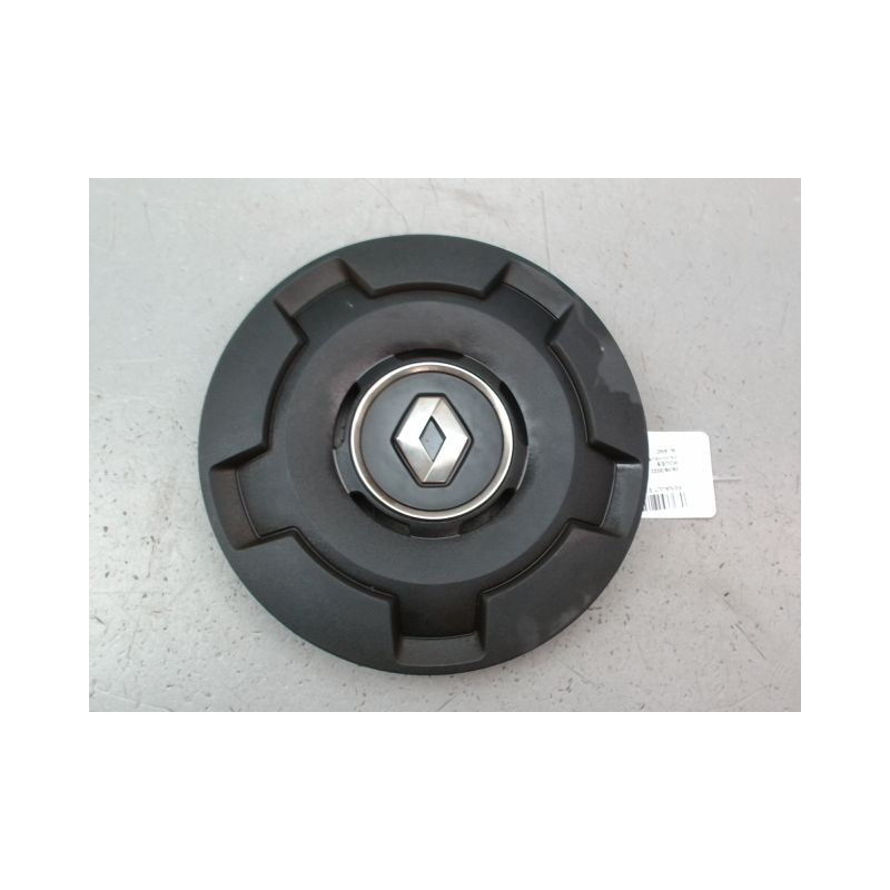 ENJOLIVEUR DE ROUE RENAULT EXPRESS