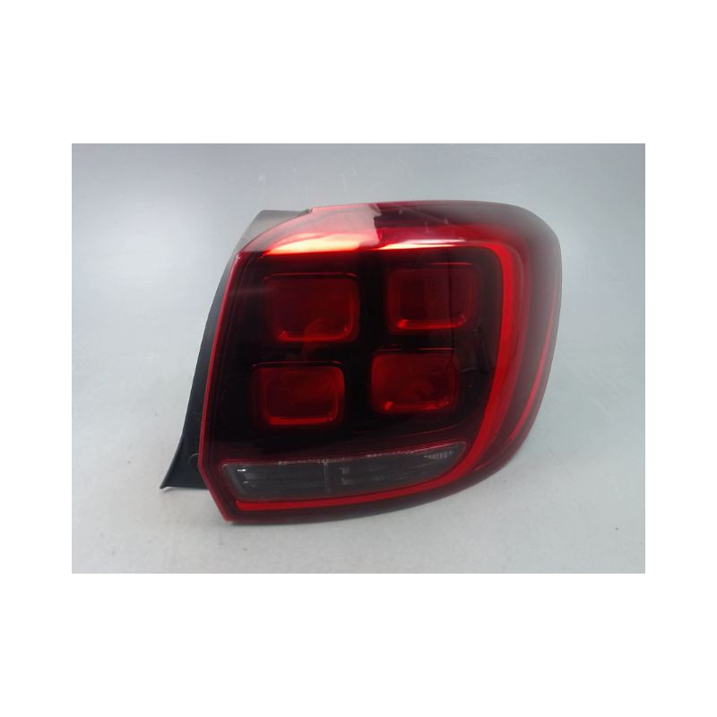 FEU ARRIERE DROIT DACIA SANDERO II 2012-...