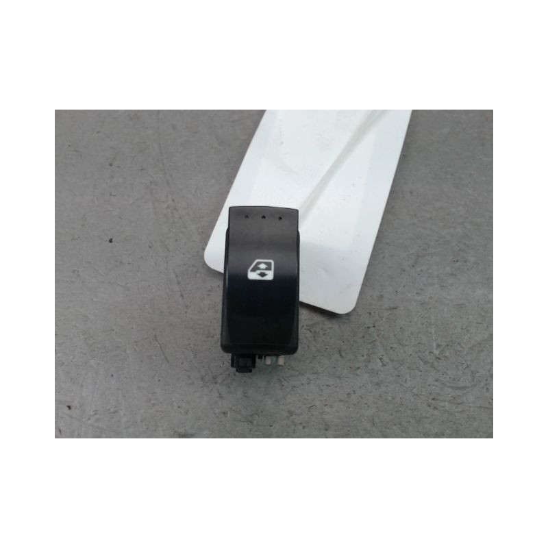 COMMANDE LEVE-GLACE PORTE AVD RENAULT CLIO II Phase 2 2001-2006