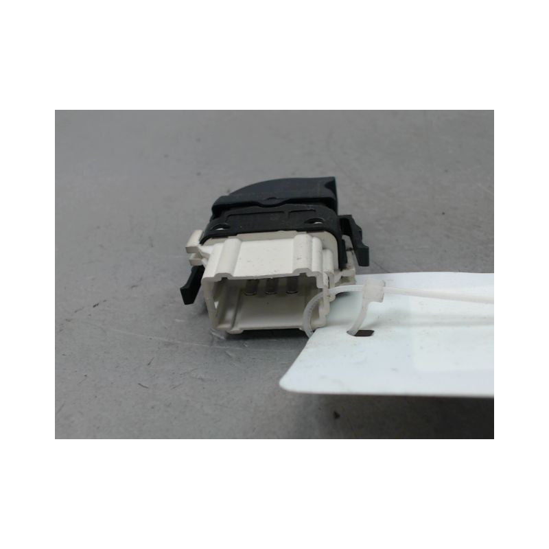 COMMANDE LEVE-GLACE PORTE AVD RENAULT CLIO II Phase 2 2001-2006