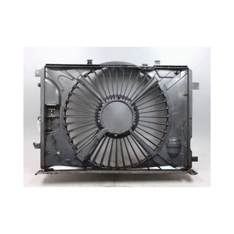 SUPPORT DE VENTILATEUR MERCEDES CLASSE A