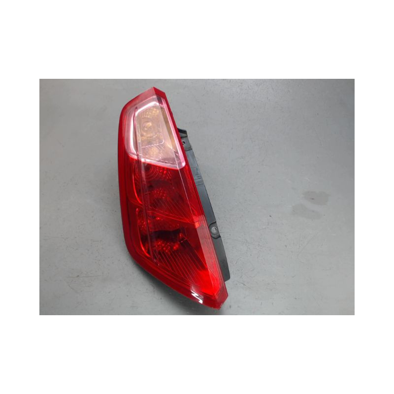 FEU ARRIERE GAUCHE  FIAT PUNTO