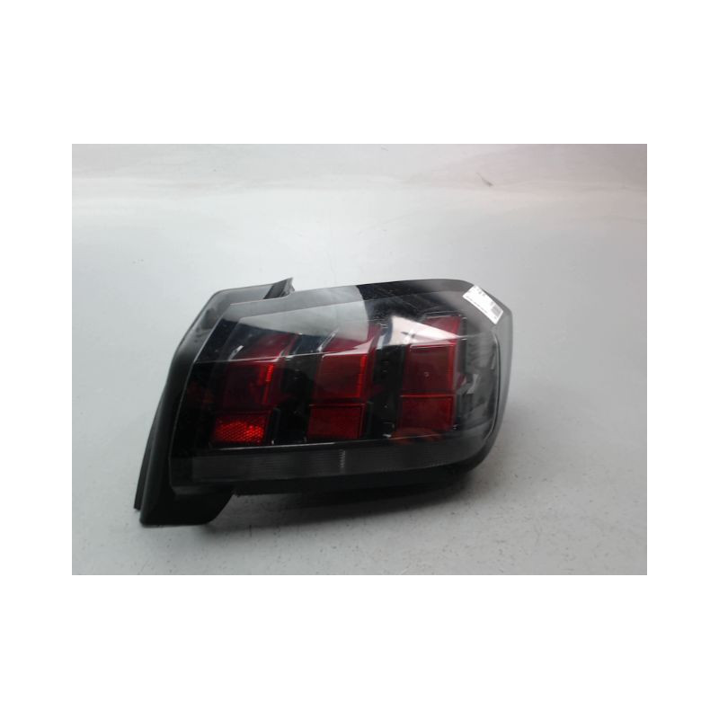 FEU ARRIERE DROIT PEUGEOT 208
