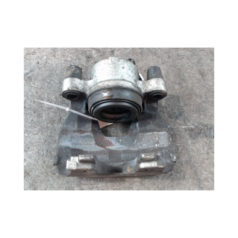 ETRIER DE FREIN AVANT DROIT TOYOTA YARIS 2005-