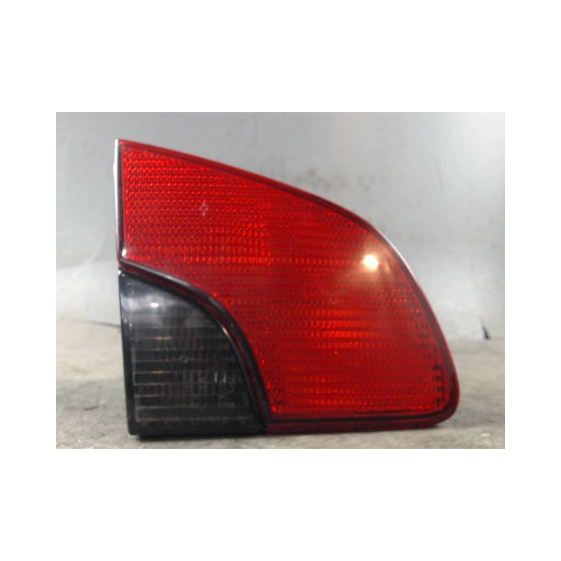 FEU ARRIERE INTERIEUR GAUCHE PEUGEOT 406 BREAK 99-04