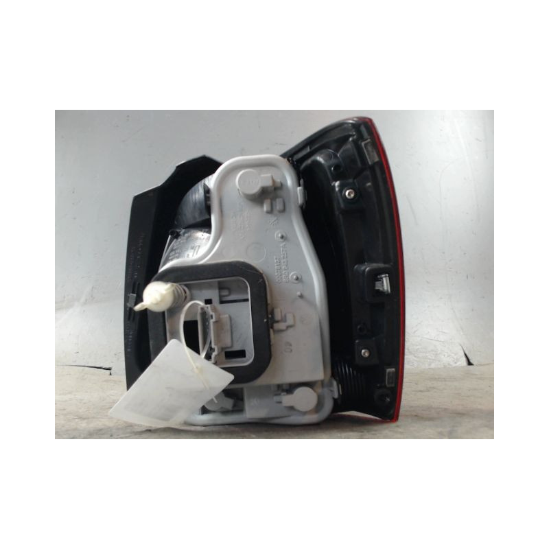 FEU ARRIERE GAUCHE  VOLKSWAGEN POLO 2005-