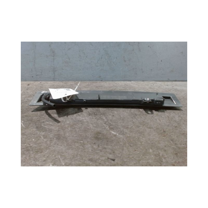 FEUX STOP SUPPLEMENTAIRE PEUGEOT 208
