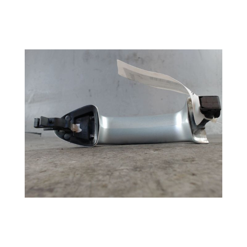 POIGNEE EXTERIEURE PORTE AVANT GAUCHE FORD FIESTA 2010-