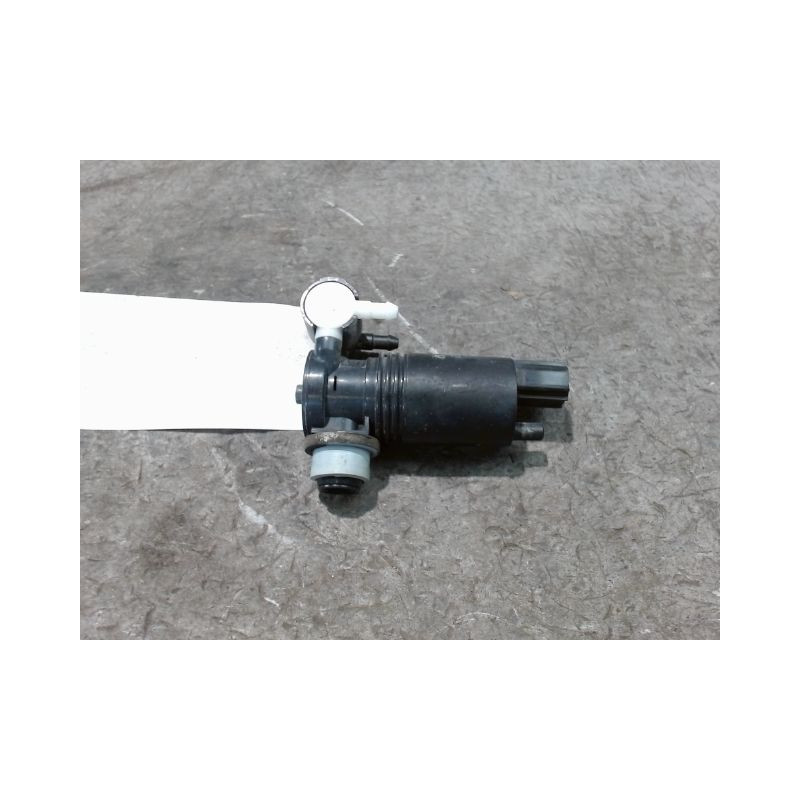 POMPE LAVE-GLACE AVANT FORD FIESTA 2010-