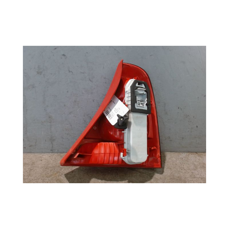 FEU ARRIERE GAUCHE  RENAULT CLIO II PH.2 01-06