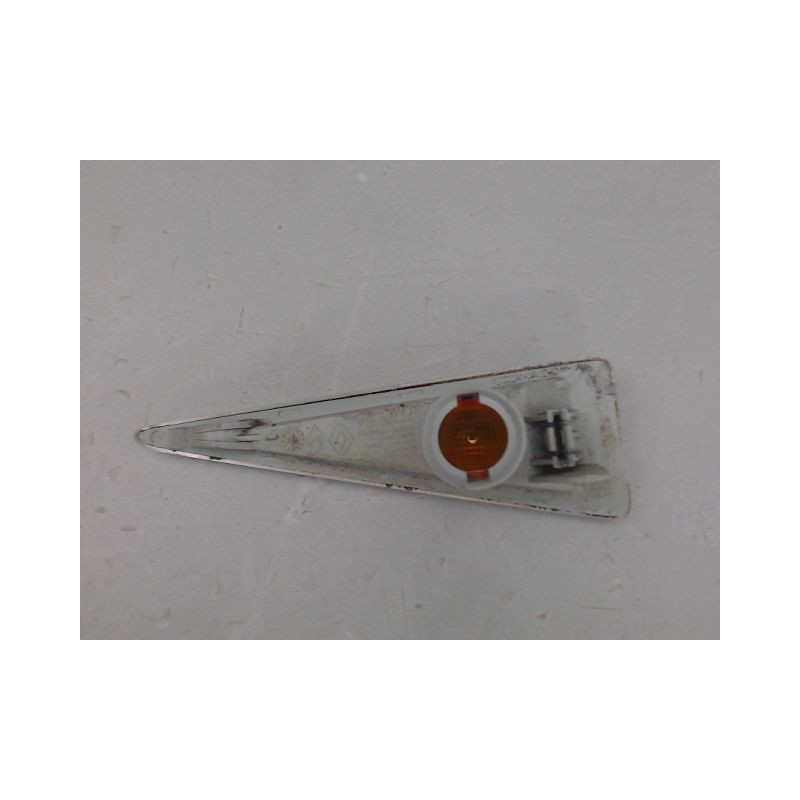REPETITEUR AILE DROIT RENAULT MEGANE