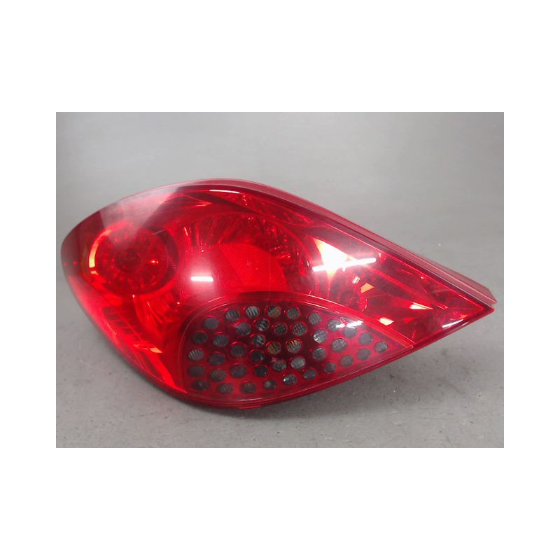FEU ARRIERE GAUCHE  PEUGEOT 207